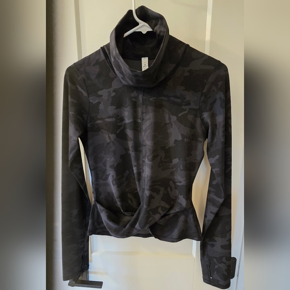 Lululemon Athletica Melodic Movement Incognito Camouflage Long Sleeve NWOT 6 - Picture 3 of 6